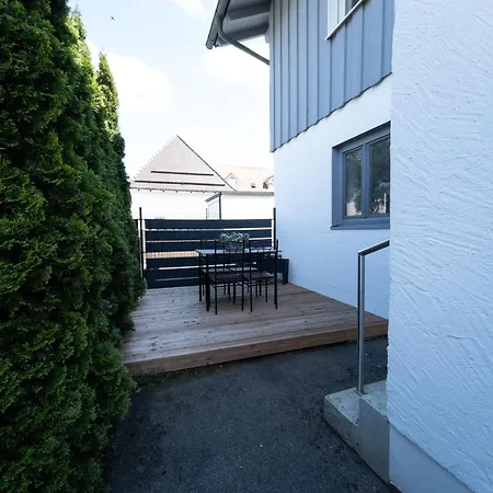 Fewo-lavees Moderne Zentrale Nahe Omv Wacker Kliniken Burg -eigener Eingang-schlüsselloser Check In Apartment Burghausen