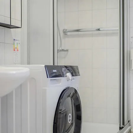 Fewo-lavees Moderne Zentrale Nahe Omv Wacker Kliniken Burg -eigener Eingang-schlüsselloser Check In * Burghausen