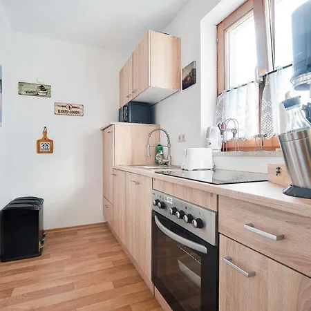 Apartment Fewo-lavees Moderne Zentrale Nahe Omv Wacker Kliniken Burg -eigener Eingang-schlüsselloser Check In *