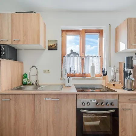 Apartment Fewo-lavees Moderne Zentrale Nahe Omv Wacker Kliniken Burg -eigener Eingang-schlüsselloser Check In *