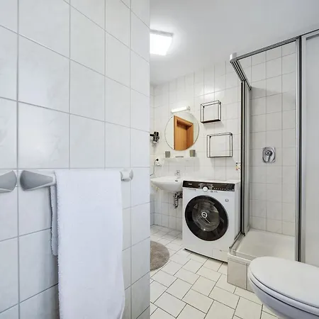 Apartment Fewo-lavees Moderne Zentrale Nahe Omv Wacker Kliniken Burg -eigener Eingang-schlüsselloser Check In Burghausen