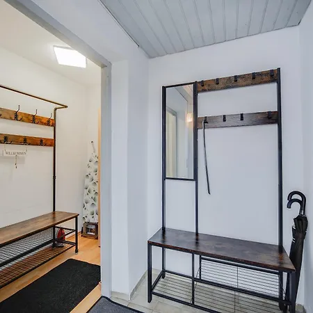 Apartment Fewo-lavees Moderne Zentrale Nahe Omv Wacker Kliniken Burg -eigener Eingang-schlüsselloser Check In *