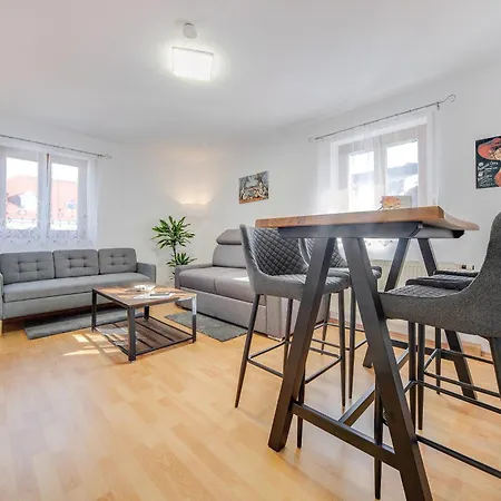 Apartment Fewo-lavees Moderne Zentrale Nahe Omv Wacker Kliniken Burg -eigener Eingang-schlüsselloser Check In *