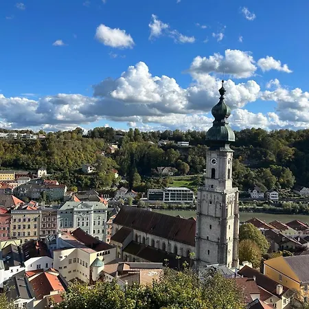 Apartment Fewo-lavees Moderne Zentrale Nahe Omv Wacker Kliniken Burg -eigener Eingang-schlüsselloser Check In Burghausen