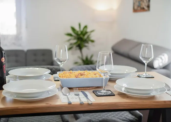 Apartmán Fewo-lavees Moderne Zentrale Nahe Omv Wacker Kliniken Burg -eigener Eingang-schluesselloser Check In *