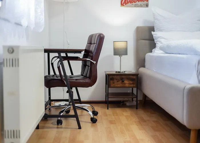 Fewo-lavees Moderne Zentrale Nahe Omv Wacker Kliniken Burg -eigener Eingang-schluesselloser Check In Apartmán