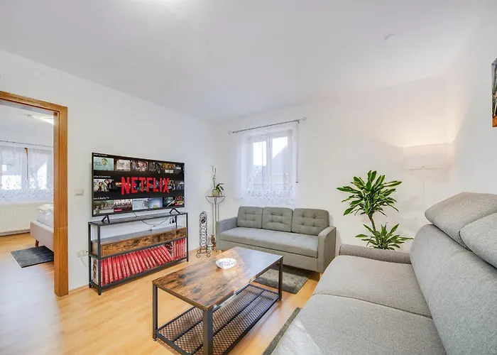 Apartmán Fewo-lavees Moderne Zentrale Nahe Omv Wacker Kliniken Burg -eigener Eingang-schluesselloser Check In *