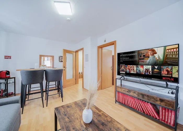 Fewo-lavees Moderne Zentrale Nahe Omv Wacker Kliniken Burg -eigener Eingang-schluesselloser Check In *
